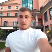  Abbadia Lariana,   Vasyl, 25 ,   ,   , c , 