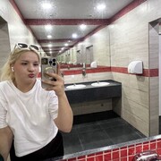  , 