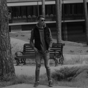  ,   Janek Mayer, 26 ,     , c 