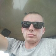  ,  Viktor, 27