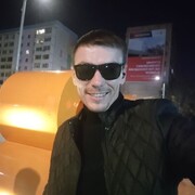  ,   Viktor, 36 ,   ,   