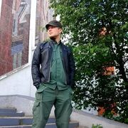  ,   Viktor, 36 ,   