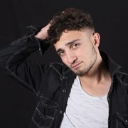  ,  Abbas, 25