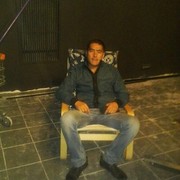  ,  Iskandar, 32