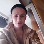  ,  Niki, 28