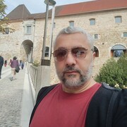  ,  Revaz, 49