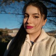  ,   Anna, 23 ,  