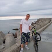  ,  Andriano, 40