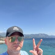  ,  Anton, 42