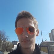  ,  Lauris, 25