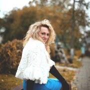  ,   Nurse, 32 ,   c 
