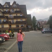  ,  Viktoria, 28