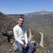  ,  Artur, 45