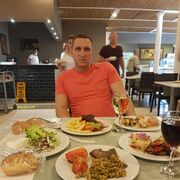  ,   Alex, 40 ,   ,   
