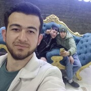  ,  Akobir, 25