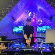  ,   Zhenya, 39 ,   ,   