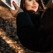  ,  Yana, 38
