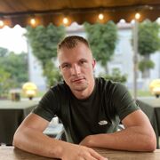  ,  Roman, 30