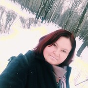  ,   Anna, 33 ,  