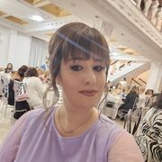  ,  Lyna, 40