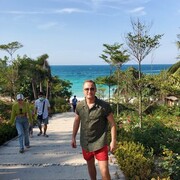  Khlong Luang,  Aleksandr, 33