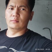  ,  Rinat, 33