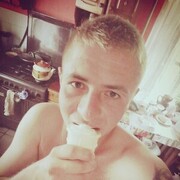  ,   Maxim, 33 ,   