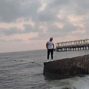  ,  Sanjarbek, 27