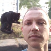  ,   Kyrylo, 32 ,     