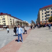  ,   Bek, 29 ,     