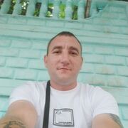 ,  Viktor, 31
