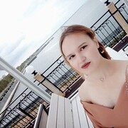   ,  Catrin, 24