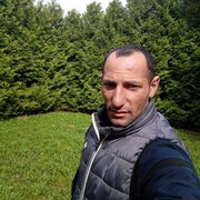  ,  Artur, 37