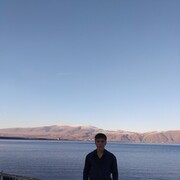  ,  Davit, 22