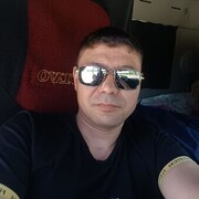  ,  Farit, 42