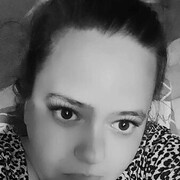  ,  Lilia, 32