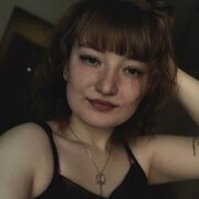  ,  Veronika, 23