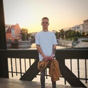   ,  Maksym, 26
