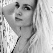  ,  lenka, 30