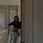  ,   Roxan, 25 ,   ,   