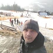  ,  Viktor, 43