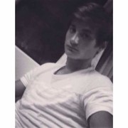  ,  Davit, 32
