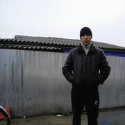 ,   Viktor, 35 ,   