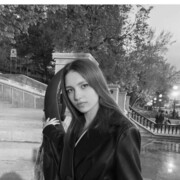  ,  Vika, 22