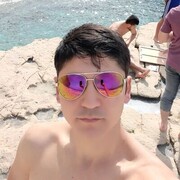  ,  Sasha, 33