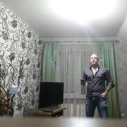  ,  Tomas, 39