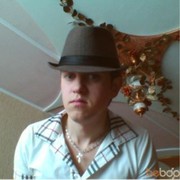  ,  Derik, 40
