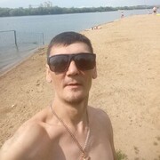  ,  Danya, 35