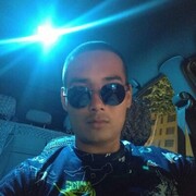  ,  Davron, 29