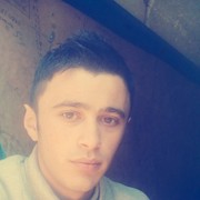  ,  Nikolas, 32